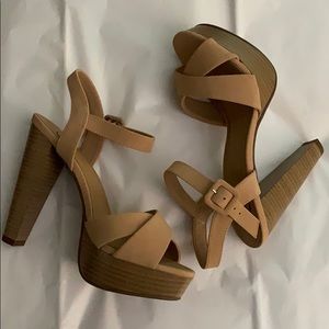 Delicious Shoes Tan Faux Suede Platforms Sandals Size 6